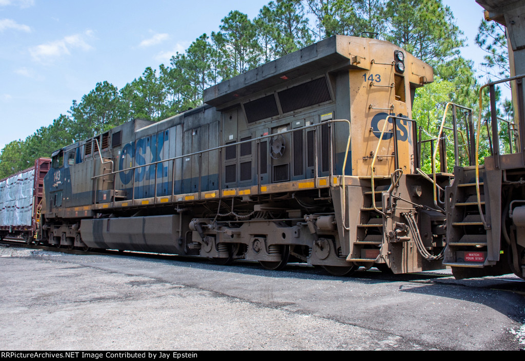 CSX 143 trails on M441 (Waycross to Tampa) 